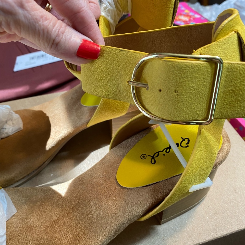 🌼Qupid Sandals🌼 - Picture 6 of 8